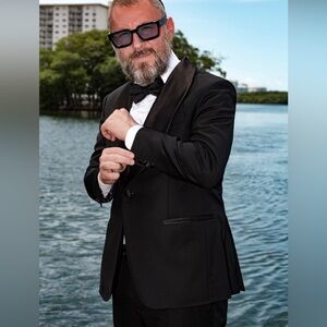 Meet your Posher, Shauly